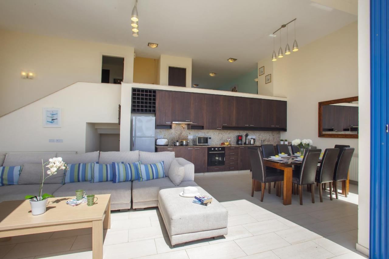 Protaras Seafront Villa Infinte Aretousa Buitenkant foto