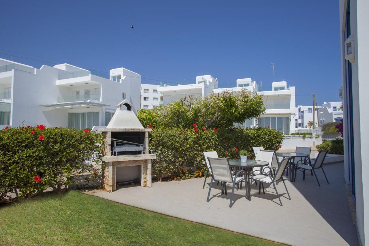 Protaras Seafront Villa Infinte Aretousa Buitenkant foto