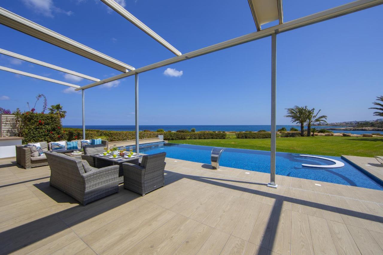 Protaras Seafront Villa Infinte Aretousa Buitenkant foto