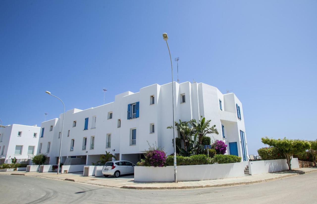 Protaras Seafront Villa Infinte Aretousa Buitenkant foto