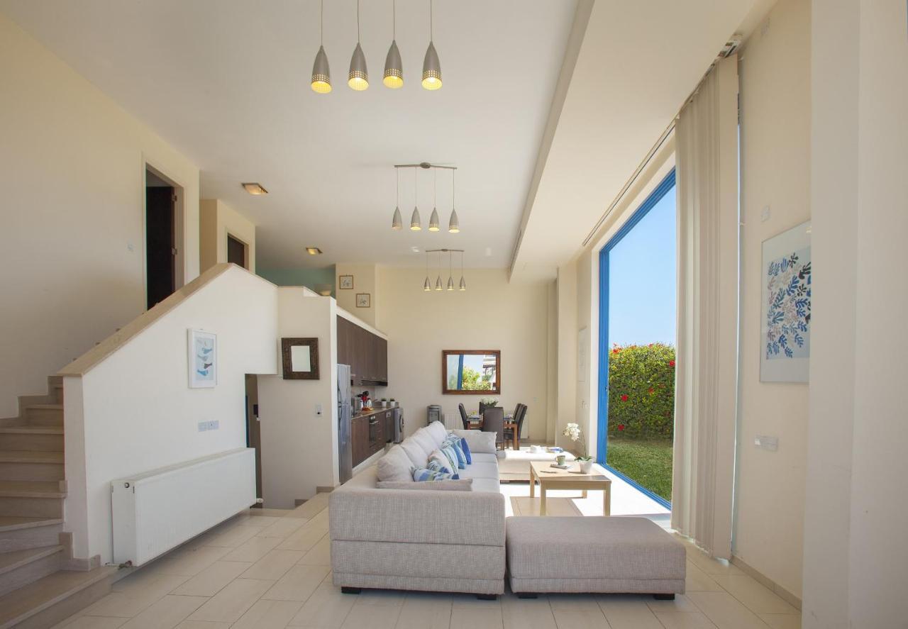 Protaras Seafront Villa Infinte Aretousa Buitenkant foto