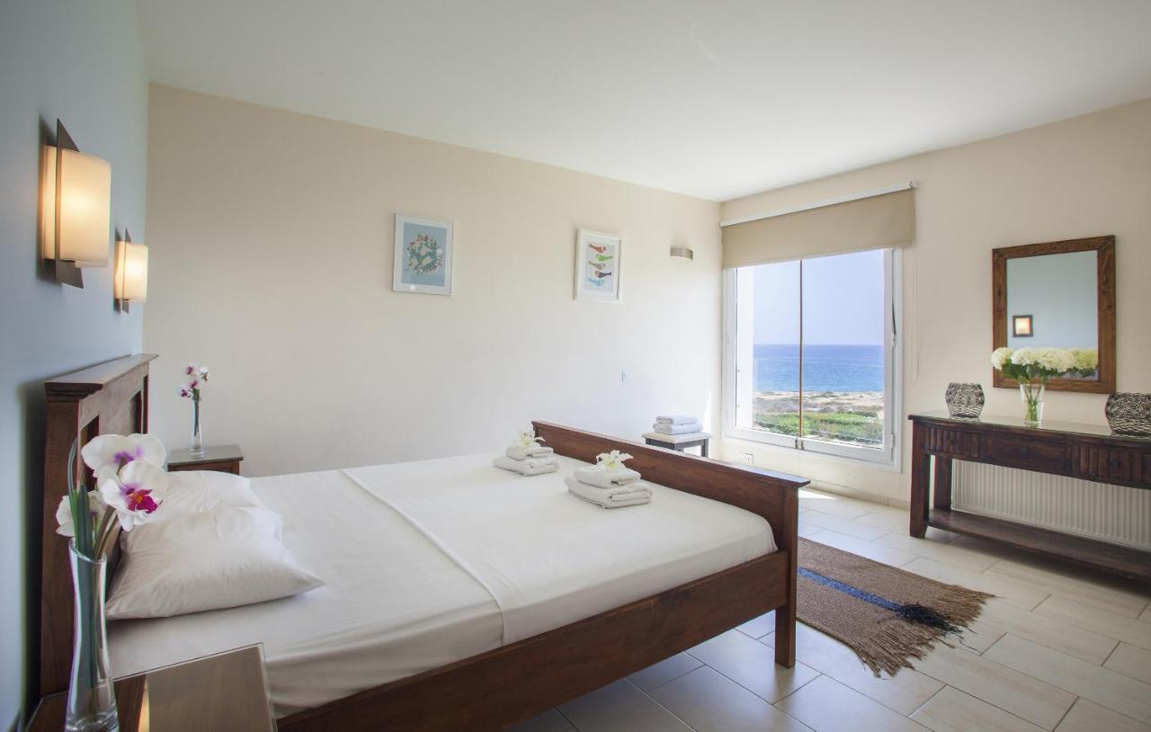 Protaras Seafront Villa Infinte Aretousa Buitenkant foto